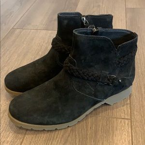 New, Teva De la Vina Suede Ankle Boots, waterproof